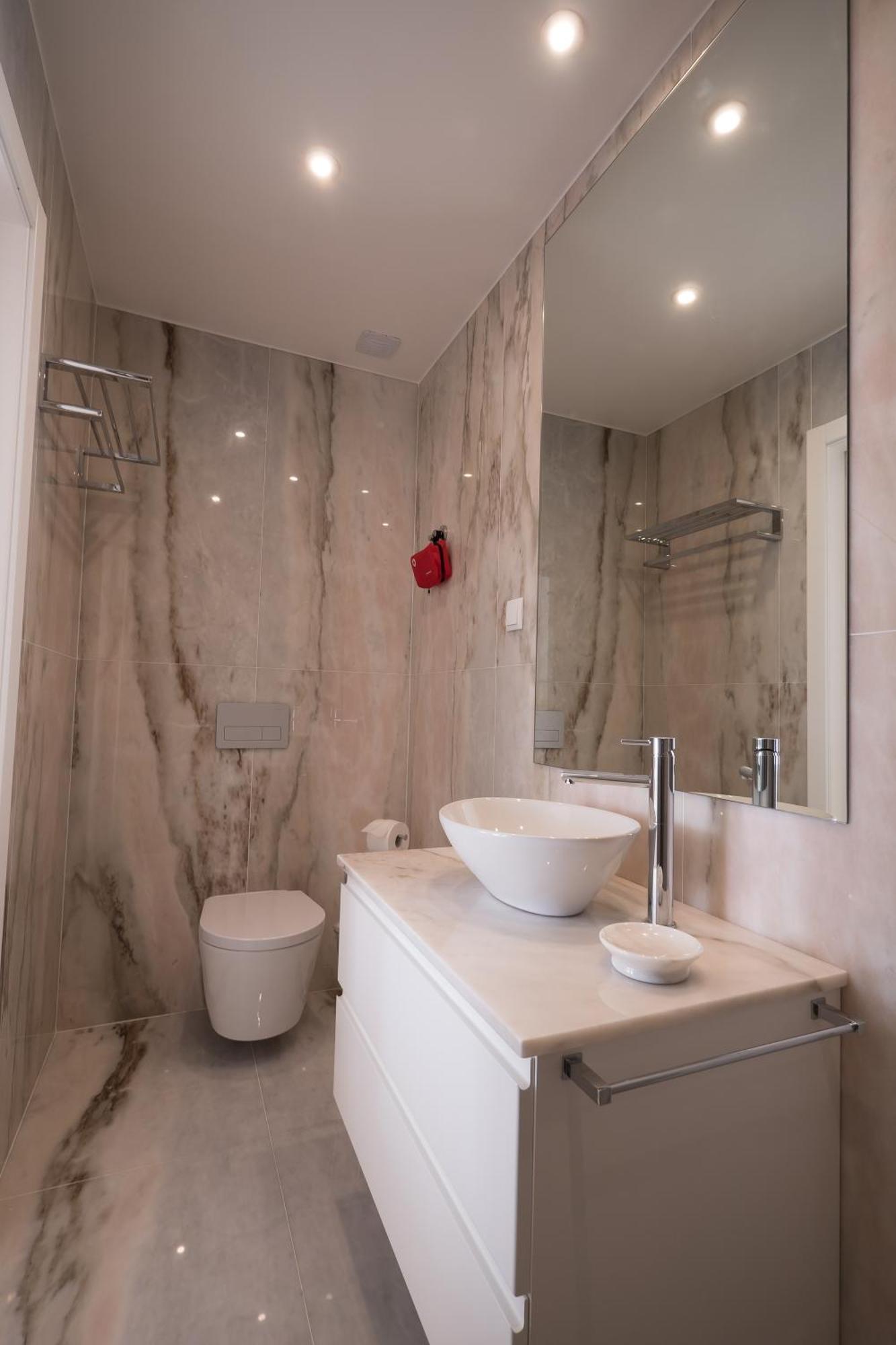 Castle Terrace Exclusive Apartment - Home By The Castle Apartment Лиссабон Экстерьер фото